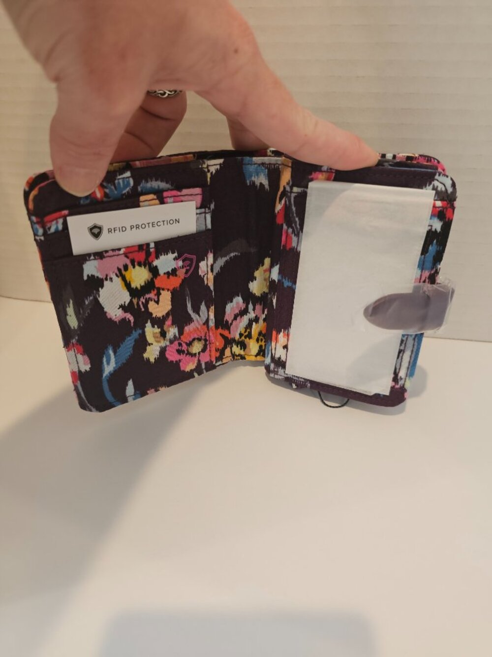 NWT Vera Bradley Iconic RFID Small Wallet Indiana Rose Floral Pink Burgundy Red - Picture 4 of 8